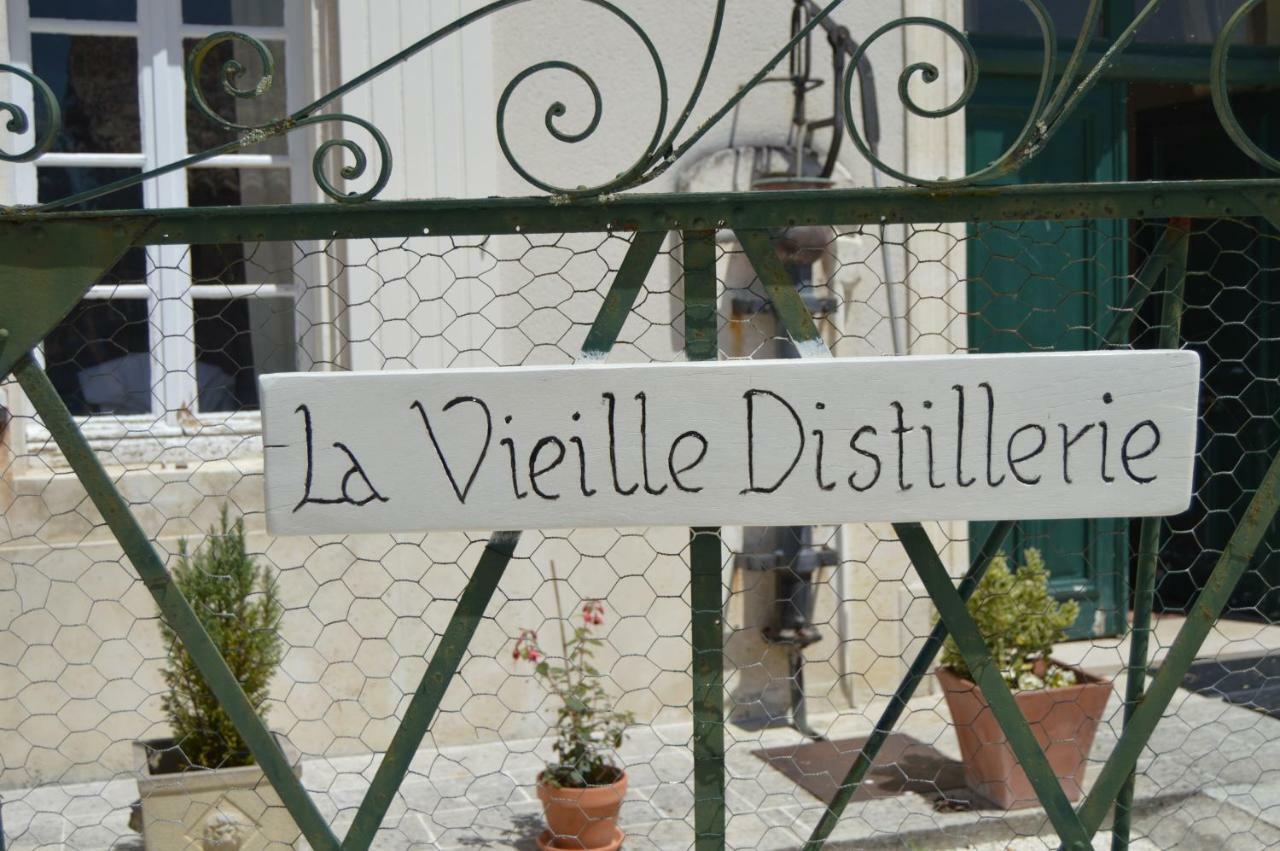 La Vieille Distillerie Le Tatre Exterior photo